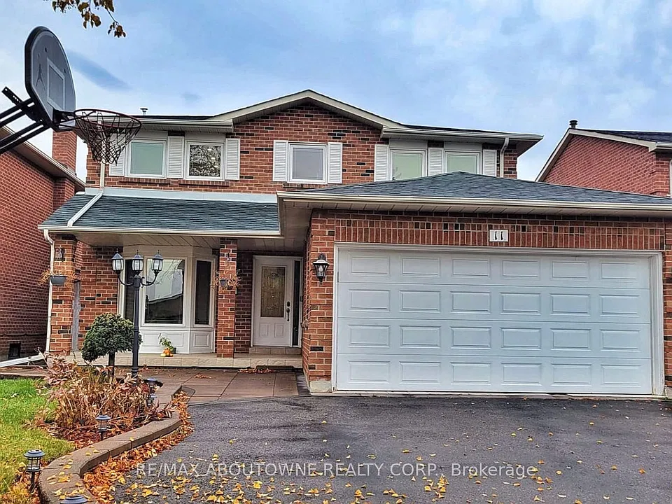 11 Mathewson St
