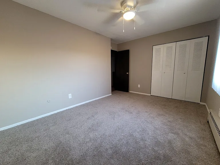 Marydale Lakeview Apartments — Photo 9