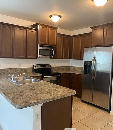 4th image of 1261 Trillium Park Ln #1261