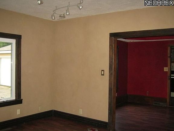 3rd image of 407 Sieber Ave