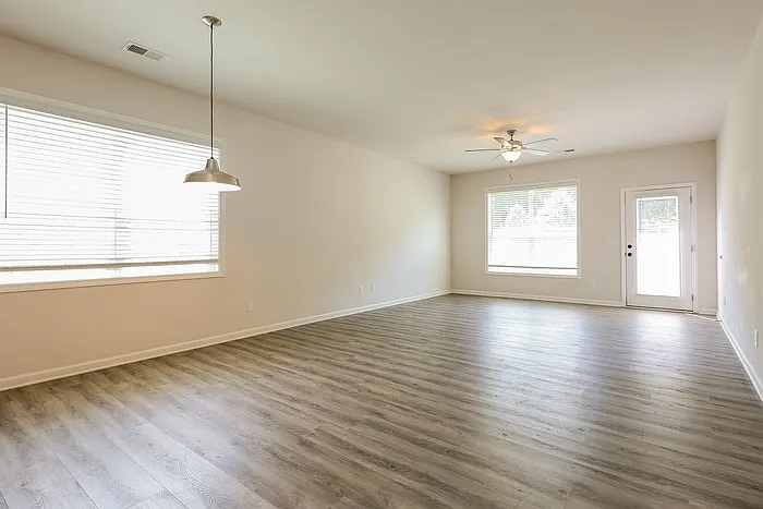 3 bed, 2.0 bath, 1746 sqft, $1,775 — Photo 4
