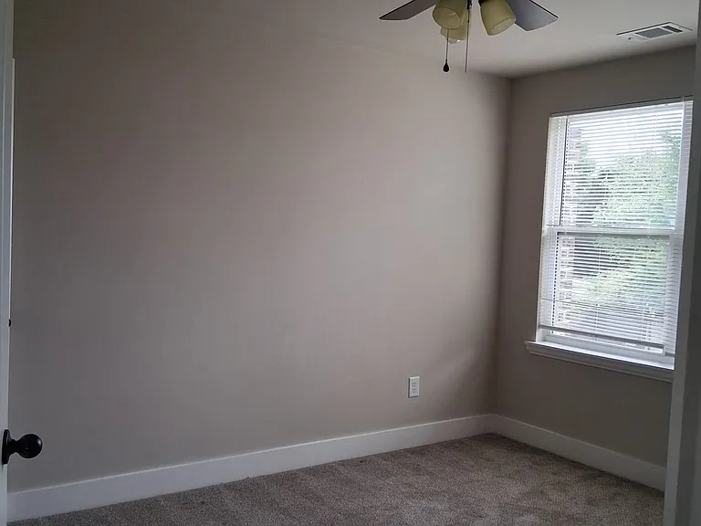 251 Nancy St #B — Photo 8