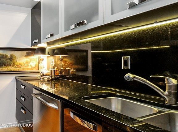 5th image of 310 S Michigan Ave Unit 2203