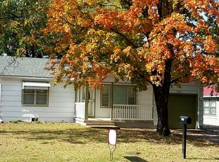 1223 N 4th St, Neodesha, KS 66757
