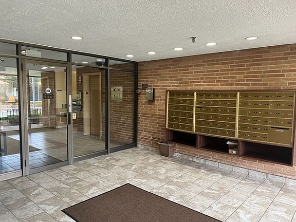 3rd image of 1777 W Crystal Ln Unit 611