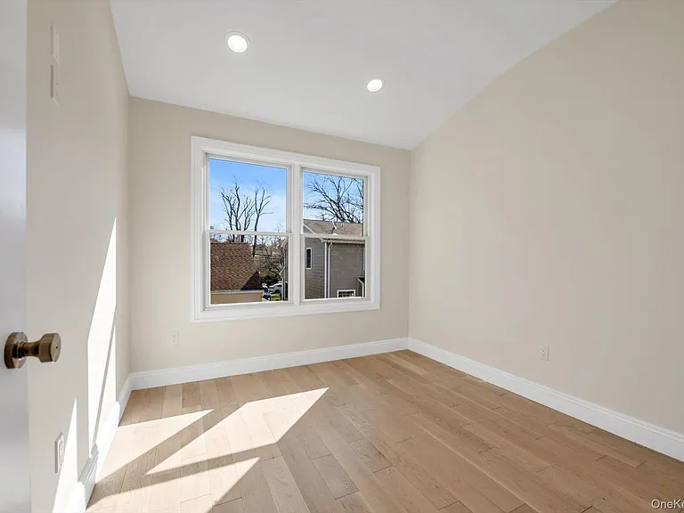 68 Edgewood Rd #B — Photo 8