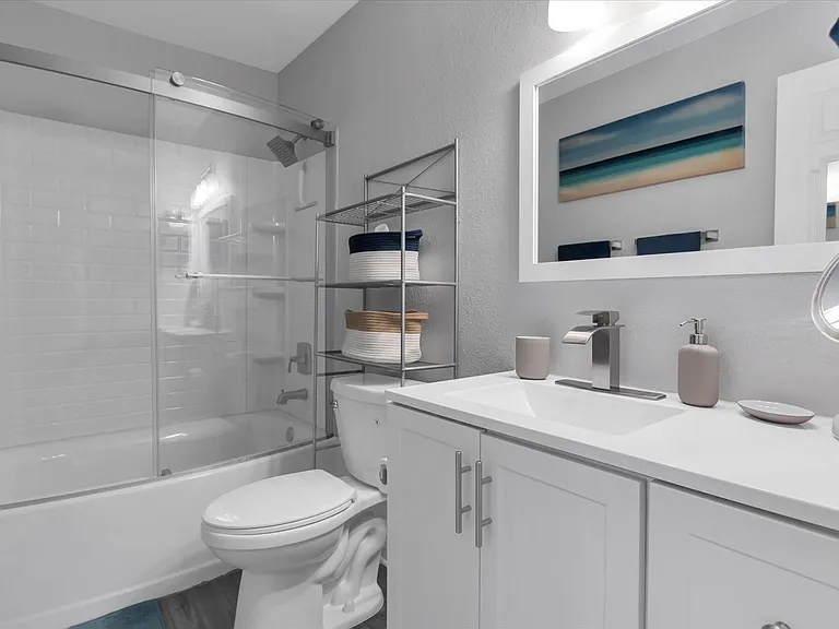102 Pompano Dr SE #C — Photo 19