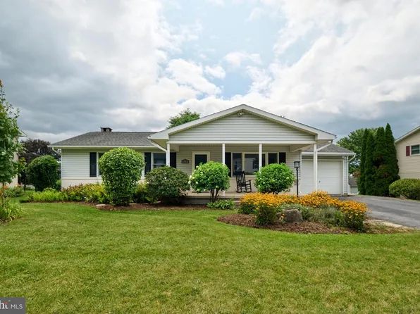 121 Julian Dr, State College, PA 16801