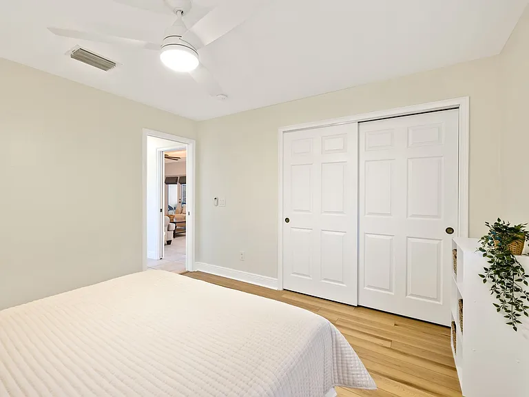 2309 SW 27th St — Photo 10