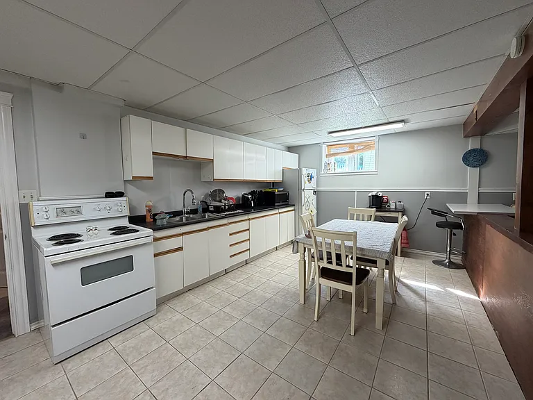 6 Hillcourt Dr — Photo 4