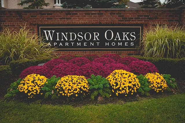 Windsor Oaks — Photo 2