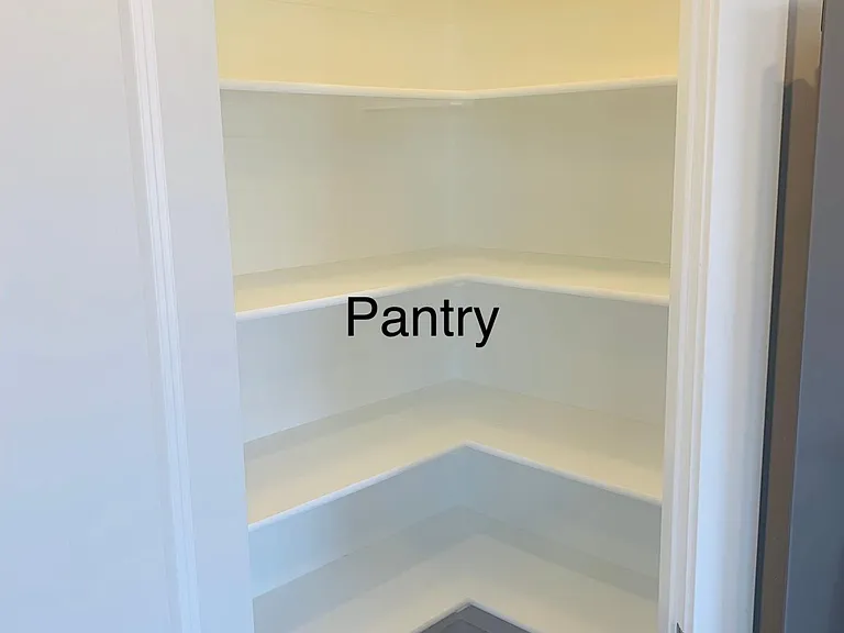 Kitchen pantry