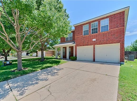 2nd image of 2209 Drue Ln