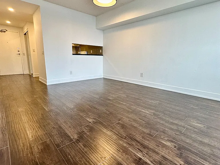 7 Bishop Ave #808 — Photo 7
