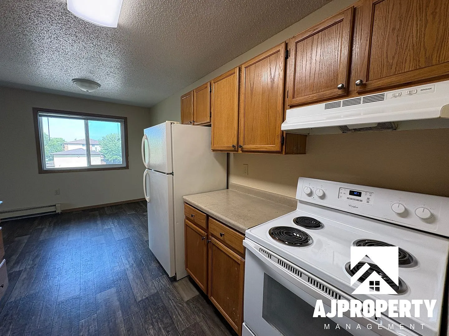 Westlake Apartments — Photo 2
