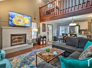7572 Eagle Rock Dr, Tobyhanna, PA 18466