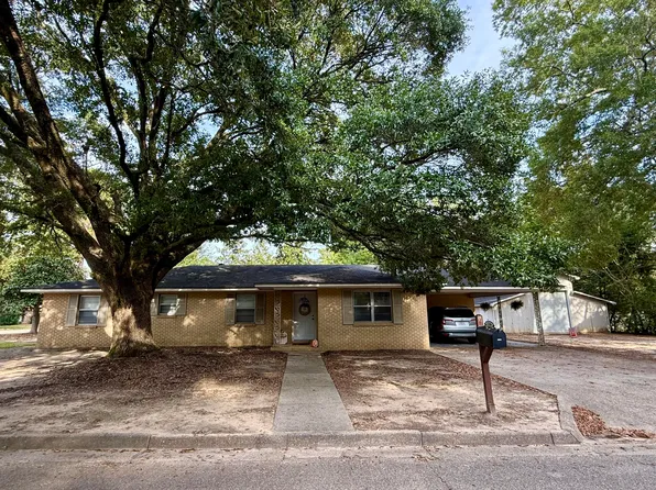 1200 Meadowood Rd, Columbia, MS 39429