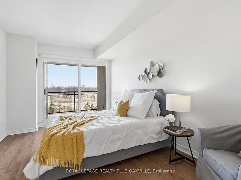 2511 Lakeshore Rd W #718 — Photo 21