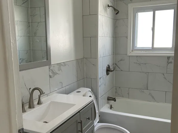 405 Broadway St, Pontiac, MI 48342