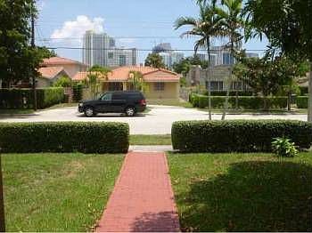 2nd image of 460 SW 18th Ter