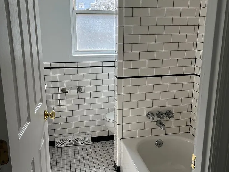 413 Sweetbriar St — Photo 7