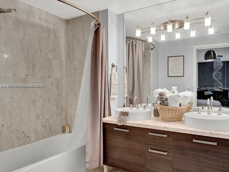 244 NE Biscayne Blvd #440 — Photo 24