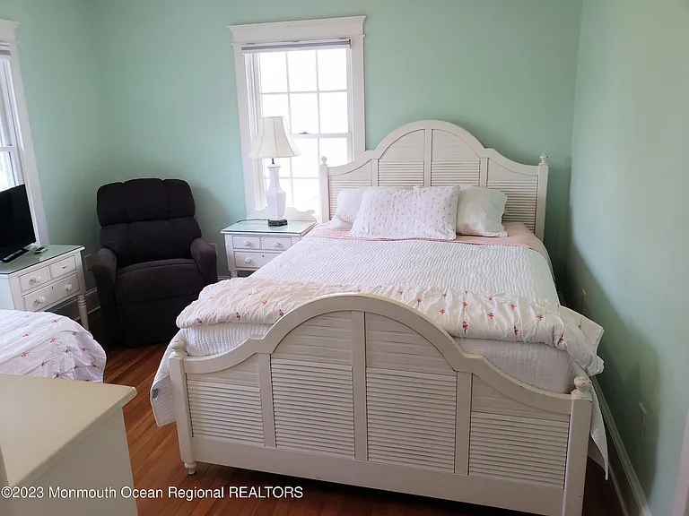 407 Chicago Blvd — Photo 20