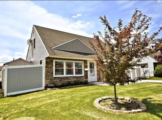 2860 Nautilus Rd, Philadelphia, PA 19154