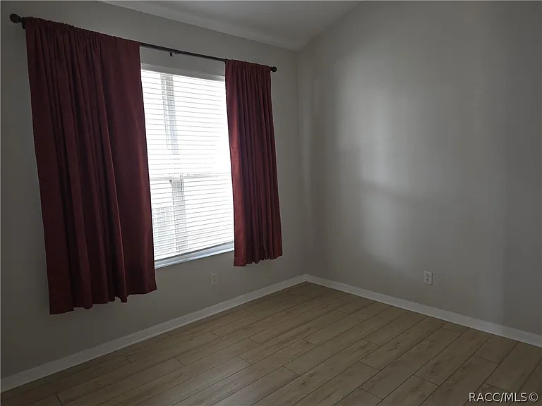 1641 N Shadowview Path — Photo 7
