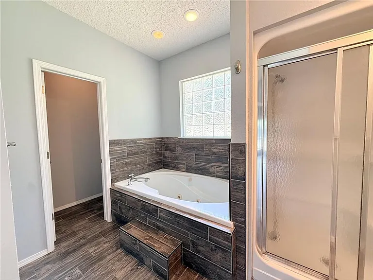 18033 Broadview — Photo 25