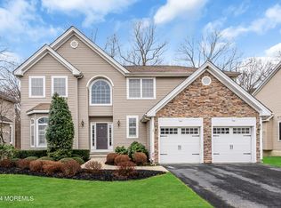 6 Theodore Dr, Eatontown, NJ 07724