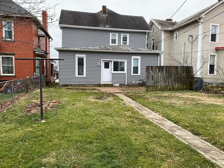747 E Main St — Photo 25