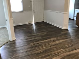 704 E Main St APT 1, Urbana, IL 61802