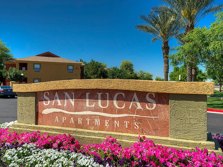 San Lucas Apartments — Photo 4