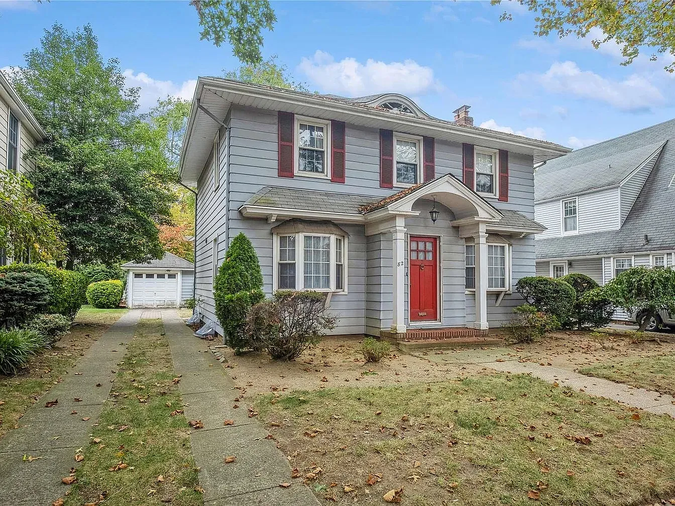82 Hudson Rd — Photo 2