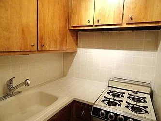 Rented by R New York