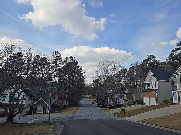 4th image of 3615 Montrose Pond Walk W