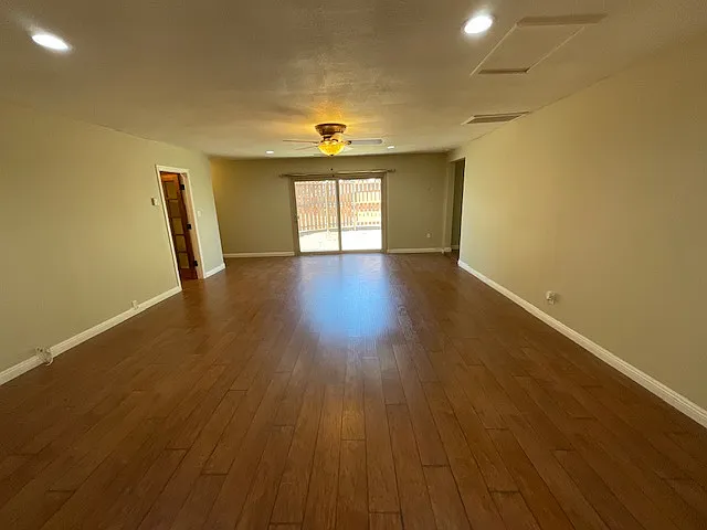 2 bed, 1600 sqft, $2,700 — Photo 3