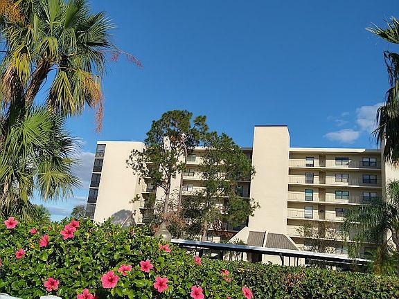 3rd image of 2900 Cove Cay Dr Unit 2D