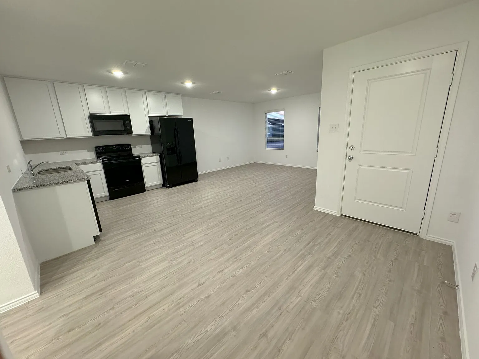 143 Sesame Ln — Photo 4