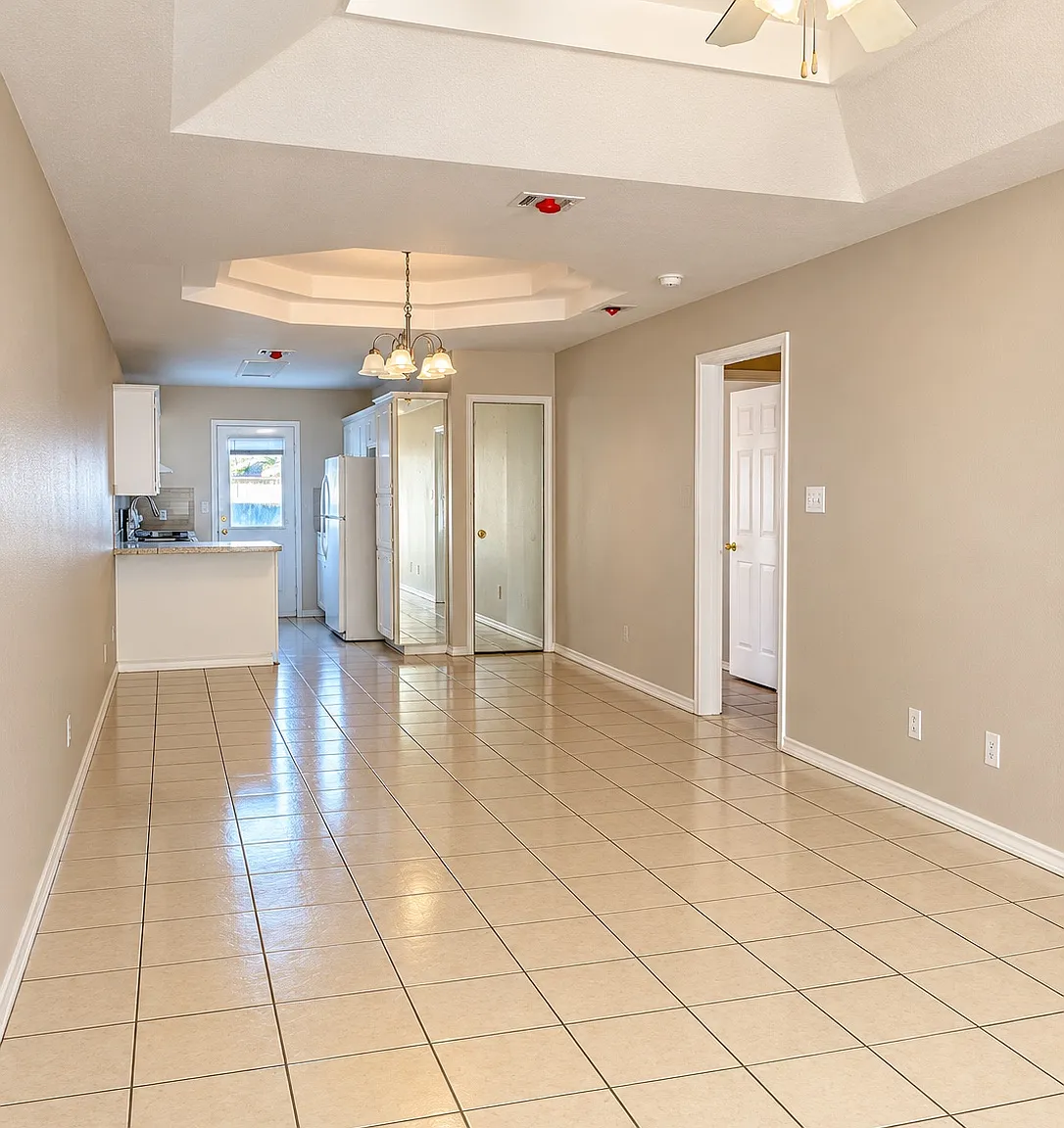 2 bed, 1016 sqft, $995 — Photo 3