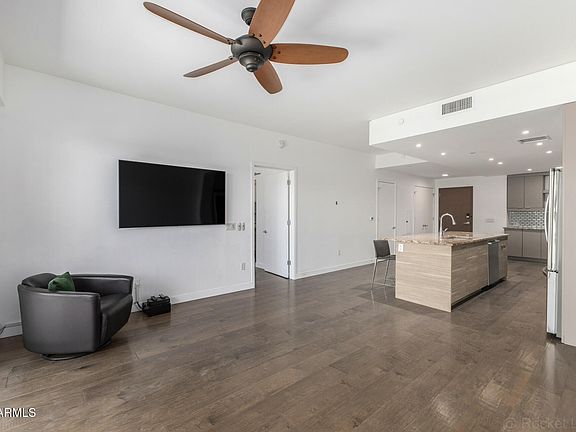 3rd image of 2300 E CAMPBELL Avenue #104
