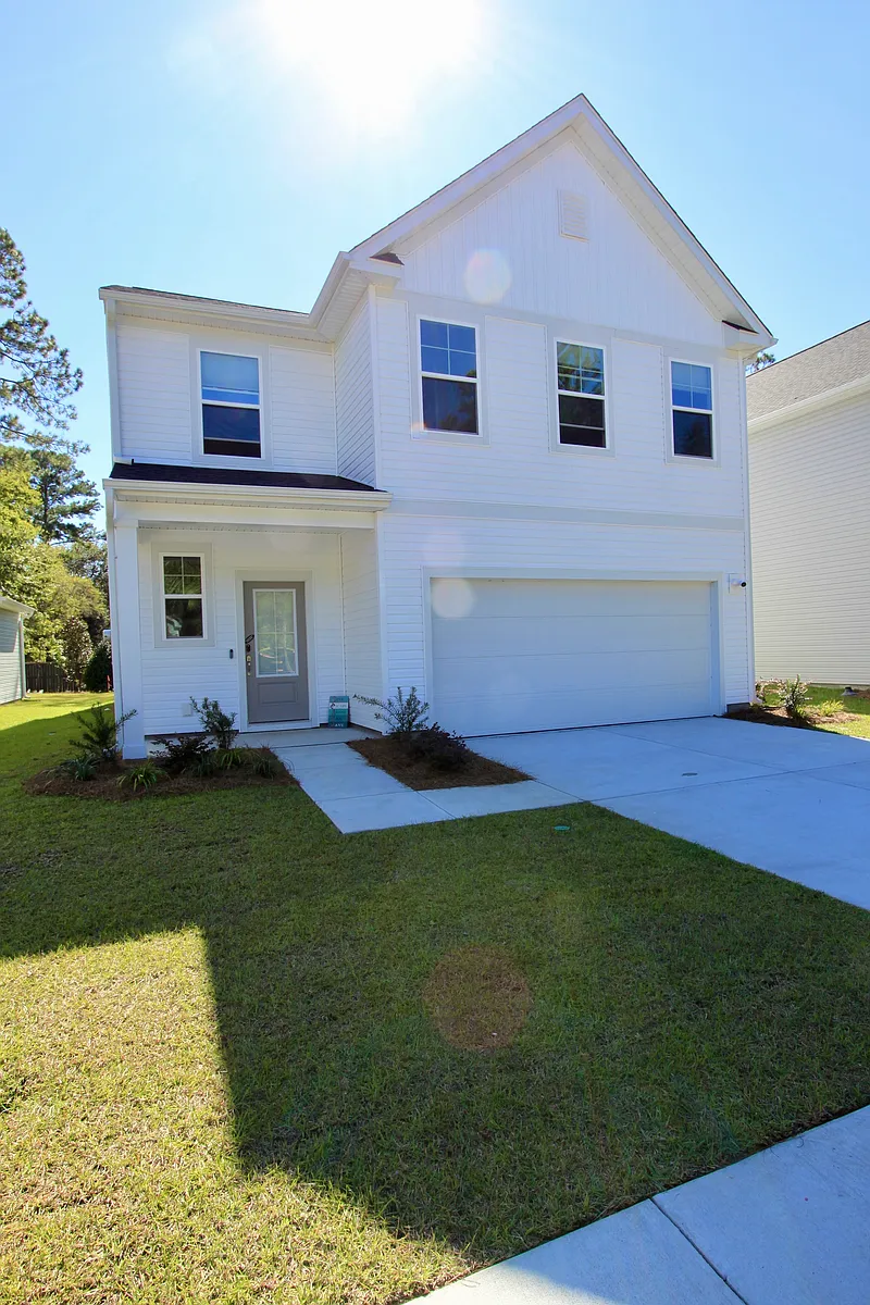 Building Photo - Lockwood Dr