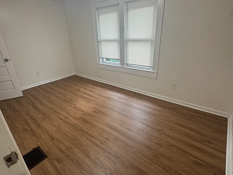 845 Georgetown St — Photo 35
