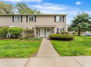 42 Village Brook Ln, Natick, MA 01760