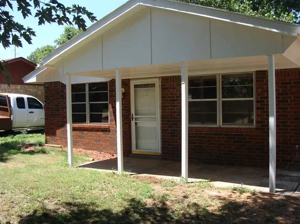612 Plainview Dr, Waukomis, OK 73773