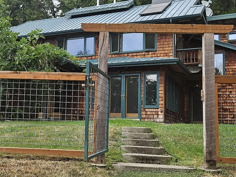 35710 Ross Ln — Photo 1