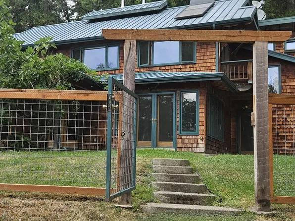 35710 Ross Ln, Cottage Grove, OR 97424