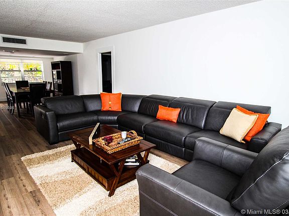 5th image of 4007 N Cypress Dr APT 206
