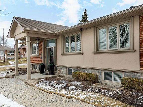 2nd image of 45 Deevale Rd